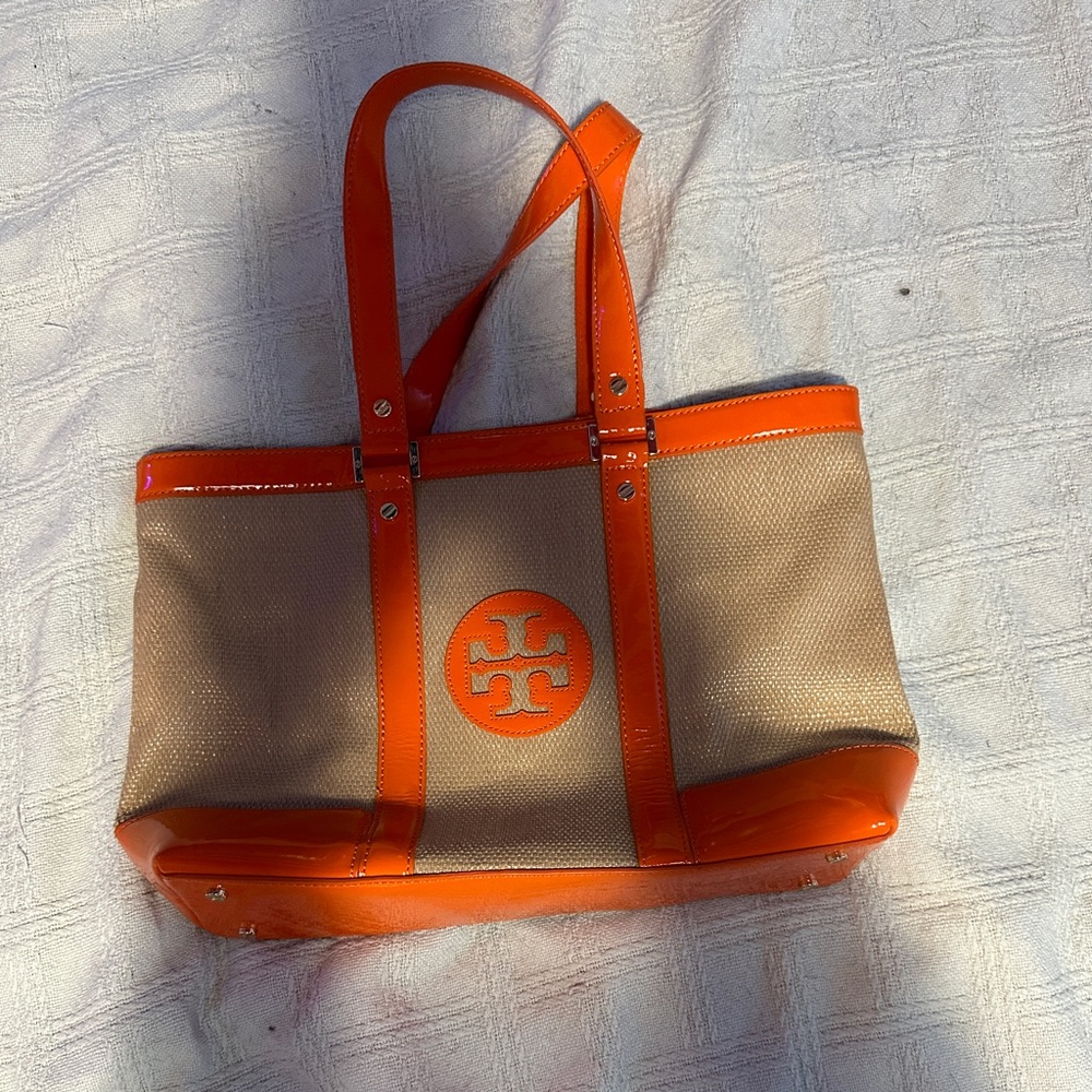Tory Burch Small Straw Saddle Jane Tote Bag Orange Patent Leather Logo